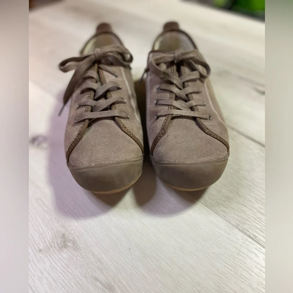 Eddie Bauer Women’s Leather Lace Up Sneakers Henderson Pine Suede Brown Size 10